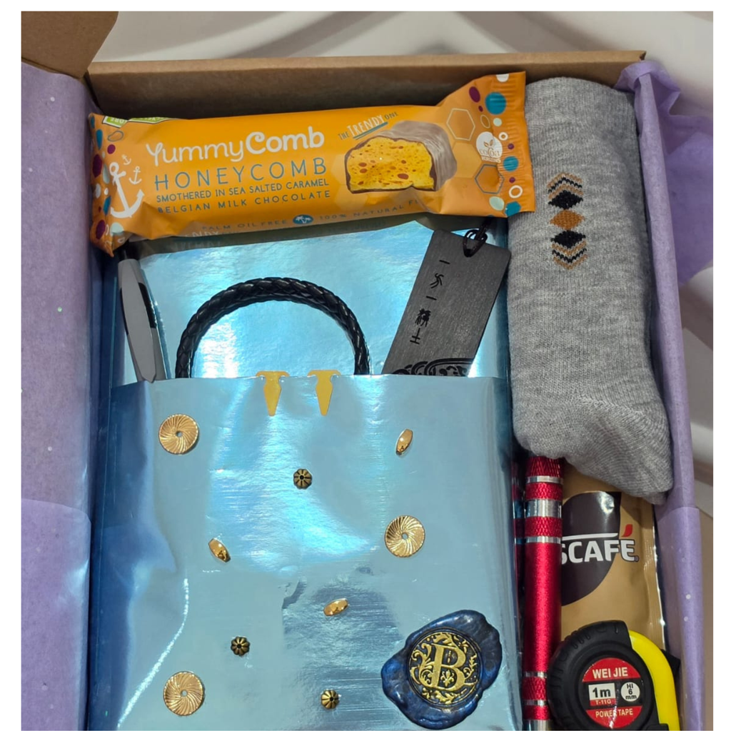 Men's deluxe bookish gift box